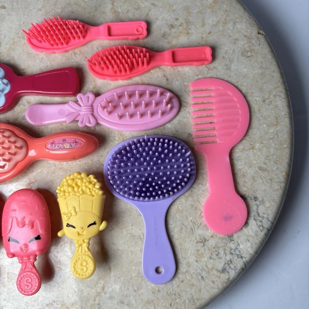 Vintage‎ and Modern Doll Comb Hair Brush Toy Doll Accessory Lot Barbie Shopkins